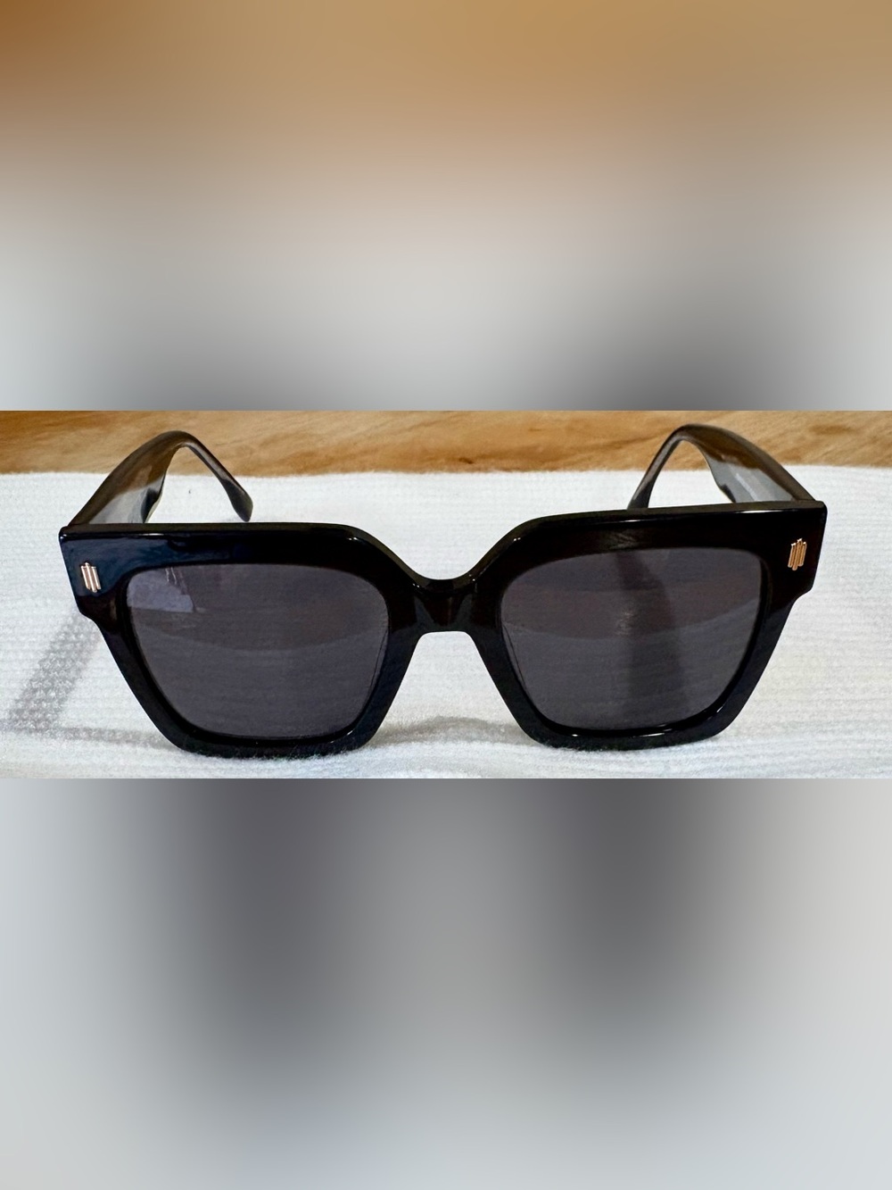 Black w/gold trim Acetate sunglasses, Fendi Roma square-frame FE40101l